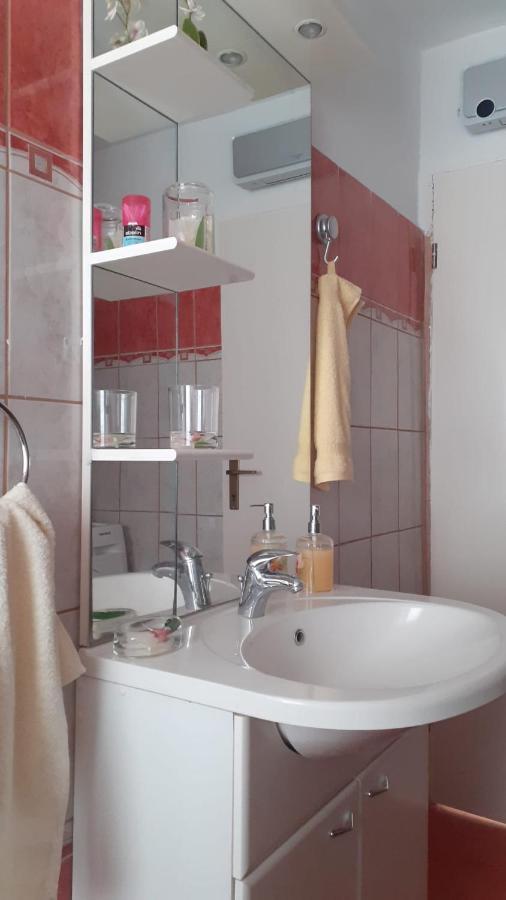 Apartman Kovacic - Книн Екстериор снимка