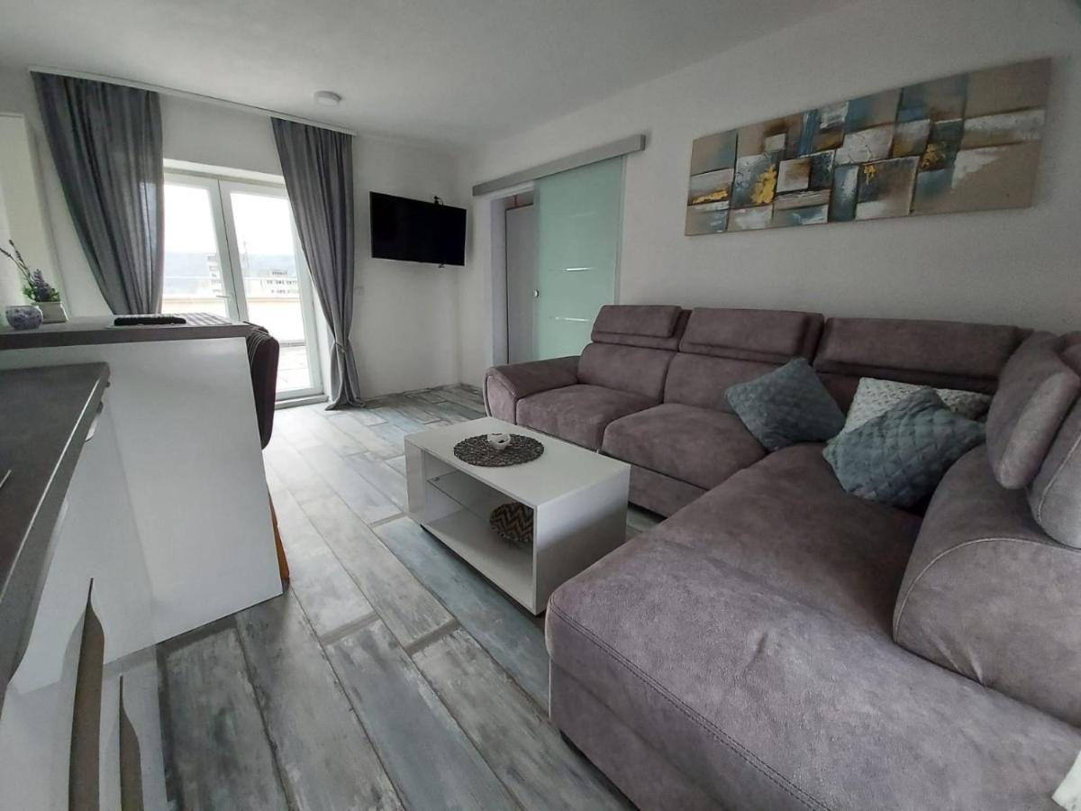 Apartman Kovacic - Книн Екстериор снимка
