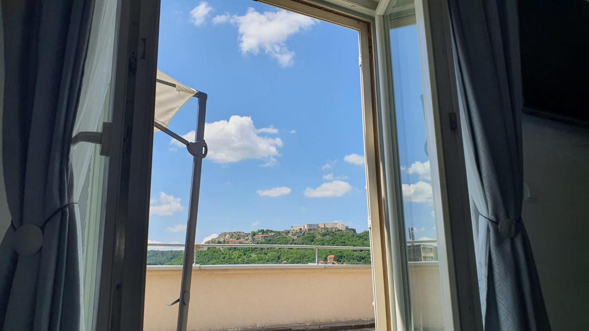 Apartman Kovacic - Книн Екстериор снимка